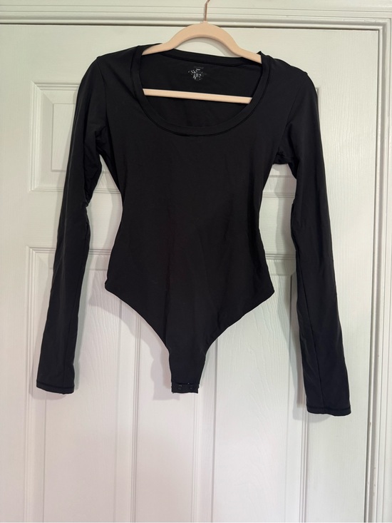 SKIMS Tops - SKIMS Black Scoop Neck Long Sleeve Thong Bodysuit Medium